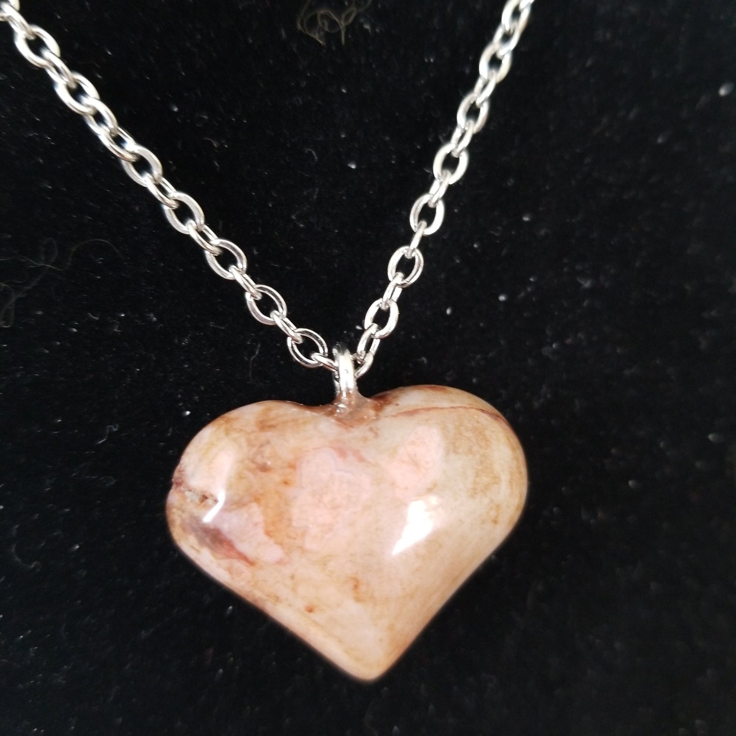 Flower agate heart necklace