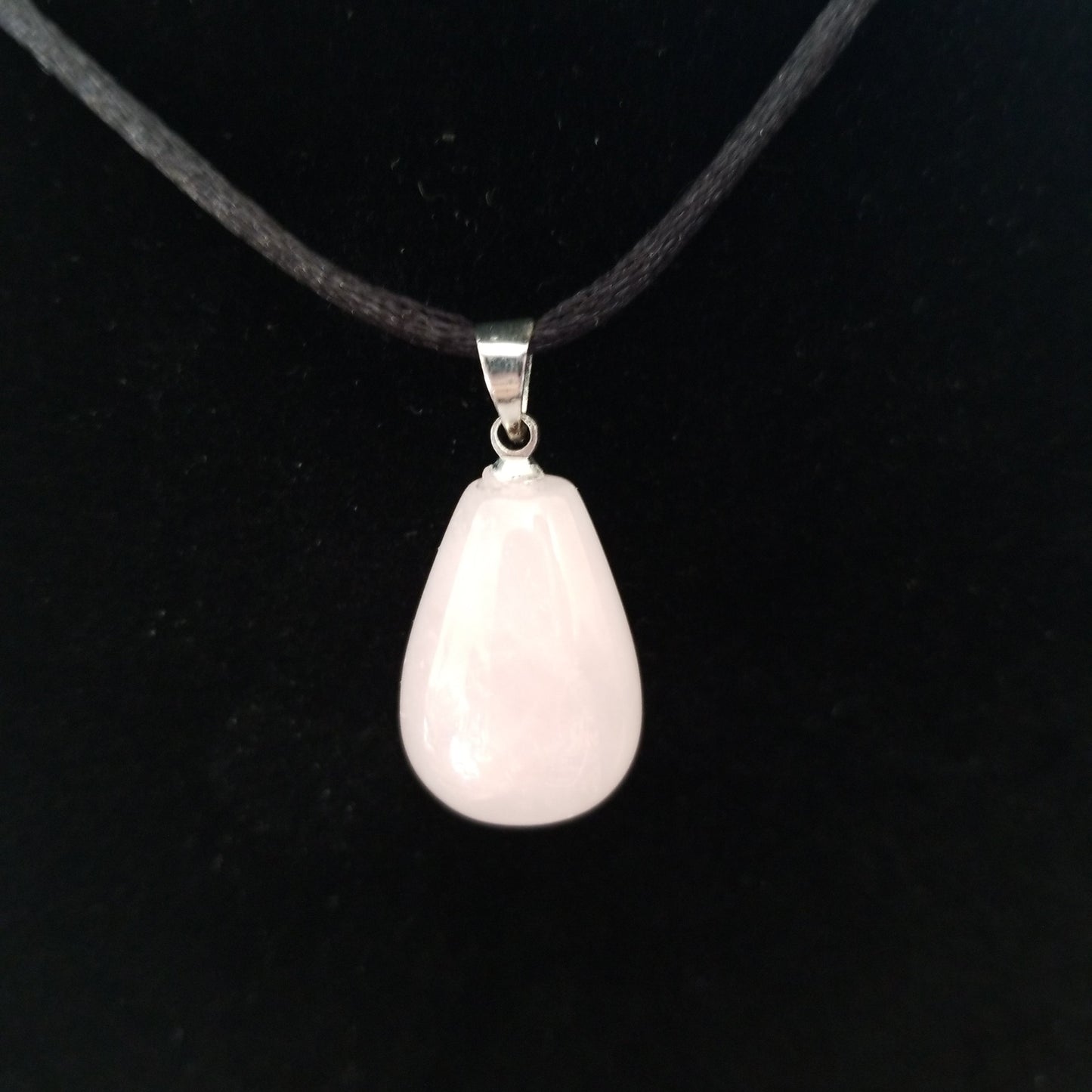 Rose quartz teardrop necklace